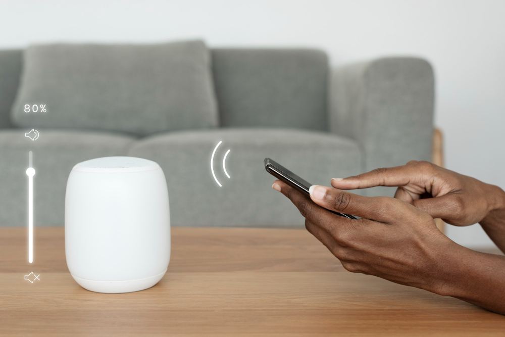 Smart speaker controlled from a phone